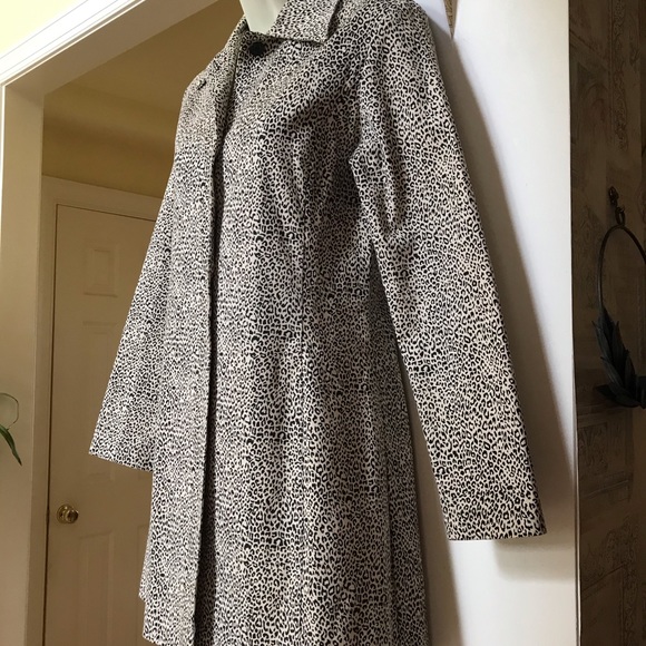 Renee Lauren cheetah print button up front coat - Picture 4 of 7